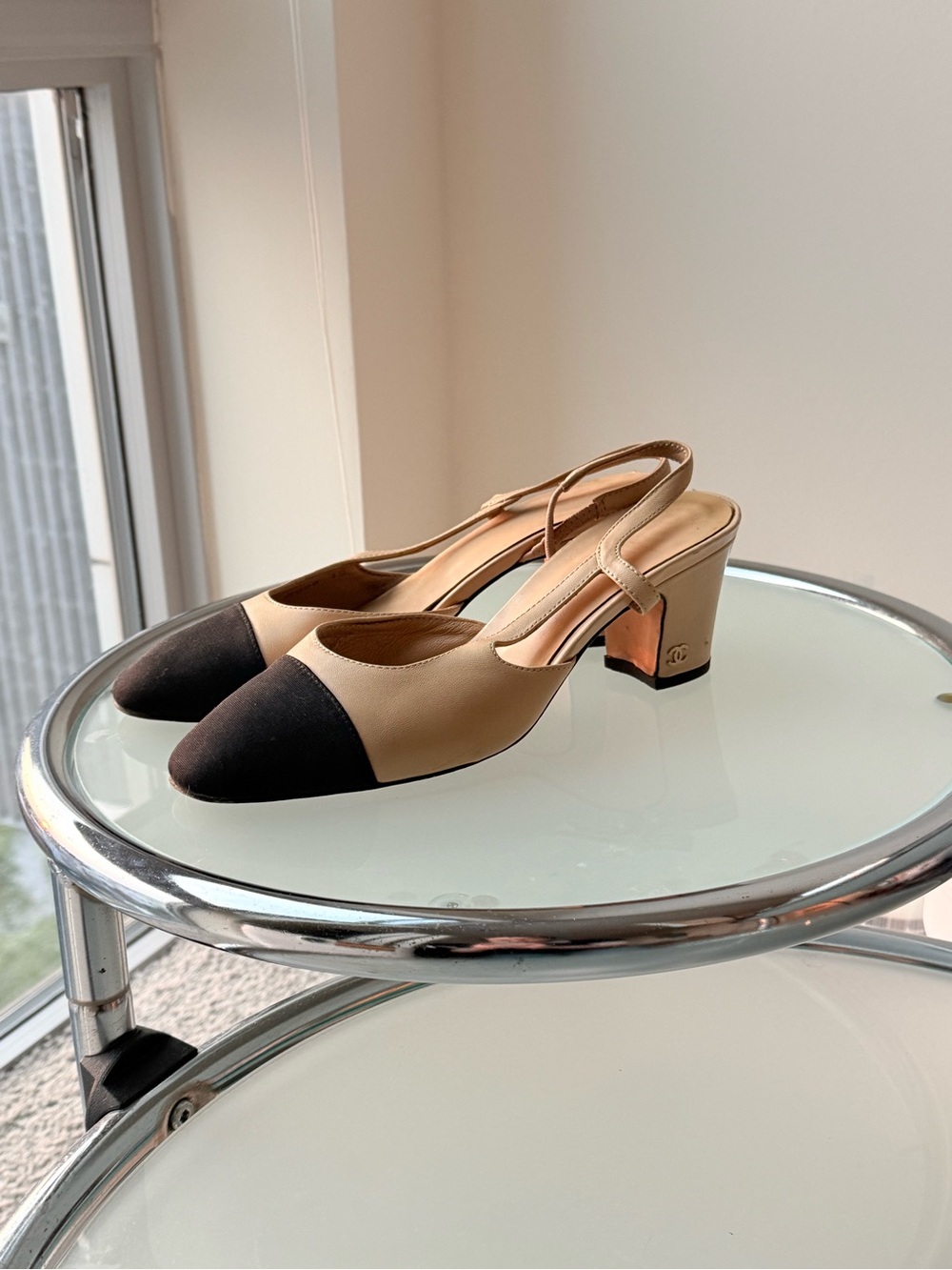 CHANEL Beige and Black Two-Tone Slingback Heels - Picture 3 of 12